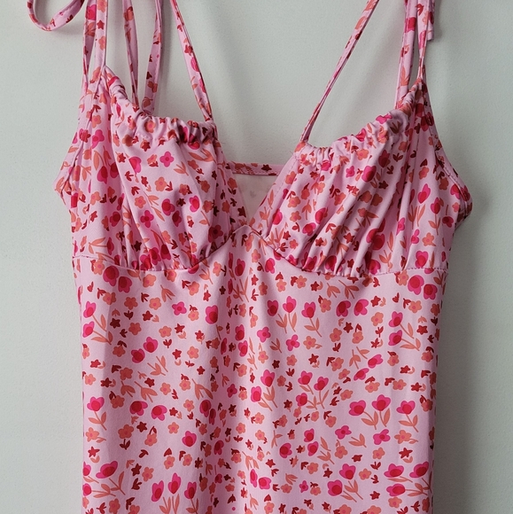 Pink floral maxi dress - Picture 2 of 4